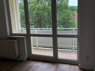 schöne sonnige 2,5 Zimmer Wohnung mit Balkon und Einbauküche - Gera