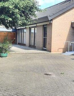 Solides Haus in extrem ruhiger Lage mit 2 Garagen, siehe Extras - Oststeinbek