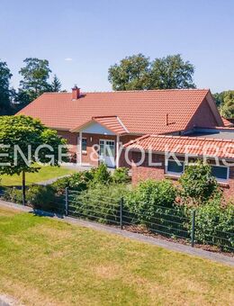 Modernes Wohnen auf einer Ebene - Bungalow von 2020 mit großem Grundstück - Walsrode