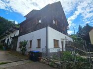 Haus mit Einliegerwohnung und vermieteten Hallen am Ortsrand von Schnaitheim - Heidenheim (Brenz)