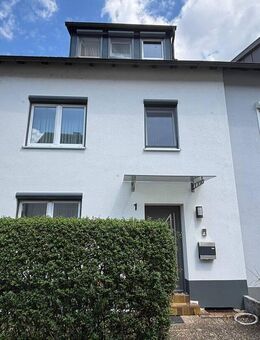 Einziehen & genießen – Stilvoll saniertes Einfamilienhaus mit Garten und Garage - Neckarsulm