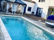 Charmantes, ruhig gelegenes, großzügiges Einfamilienhaus mit tollem Garten sowie Pool am Waldrand - Ruderting