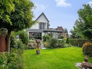 Charmantes Zweifamilienhaus mit separaten Eingängen, Gartenidylle und Potenzial in bester Lage - Hamburg