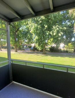 Geräumige 2-Raum-Wohnung mit Balkon und Blick ins Grüne! - Diekhof