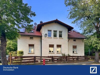 Kapitalanlage mit Zukunft: Zweifamilienhaus in Pößneck - Ruhige, grüne Lage trifft auf hohe Rendite