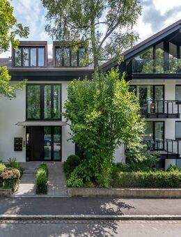 Hochwertige, stylish möblierte 2,5-Zimmer-Wohnung mit Süd-Ost-Balkon - München