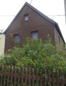 Objekt-Nr.: 9324 - Gemütliches teilsaniertes Einfamilienhaus mit Elektroheizungen in Reuth / Vogtland - Reuth (Sachsen)
