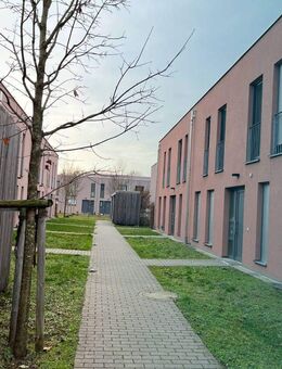 Modernes Reihenhaus mit 4 Zimmern, EBK und Terrasse - Mannheim