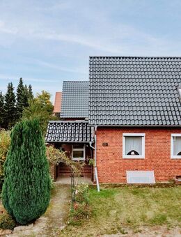 Reserviert: Modernisierungsbedürftige Doppelhaushälfte in gefragter Lage - Deutsch Evern