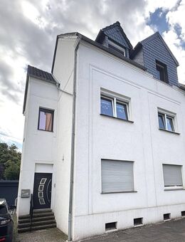 Gepflegtes Doppelhaus mit zwei separaten Einheiten - Kapitalanlage oder Mehrgenerationenwohnen - Dinslaken