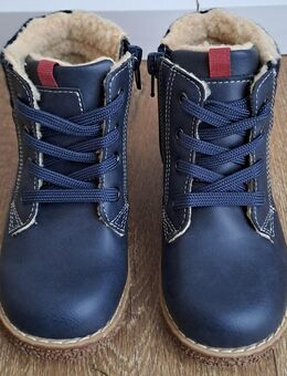 neuwertige gefüttete Schnürrboots für Jungs Gr.25 - Königswinter