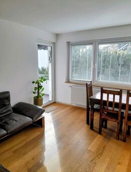 Stilvolle, modernisierte 3-Zimmer-Wohnung mit geh. Innenausstattung , Loggia, EBK, Stellplatz - Kelkheim (Taunus)