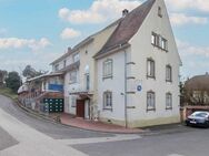 Kapitalanleger aufgepasst: Gepflegtes Anwesen mit 4 Wohneinheiten inkl. Nebengebäuden und Garten - Elfershausen