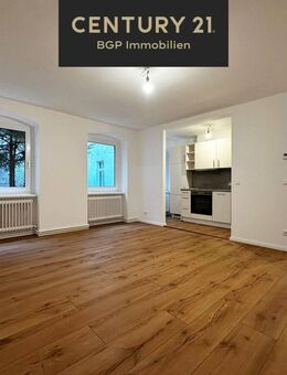 Zwei-Zimmer-Altbauwohnung in Ku'damm-Lage! - EG - Berlin