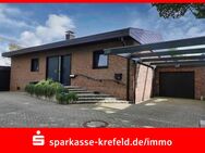 Bungalow mit Garage und Carport - Krefeld