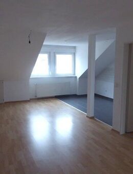 Röpke + Partner Immobilien: Neuwertiges Dachgeschoss für Sportliche! - Pforzheim