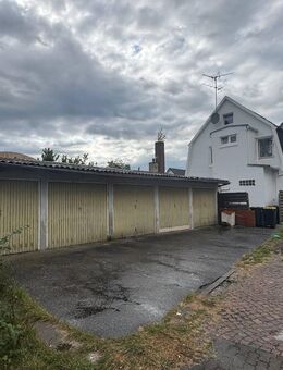 Gepflegtes Zweifamilienhaus mit Bauoption für 6 Wohnungen - Elmshorn
