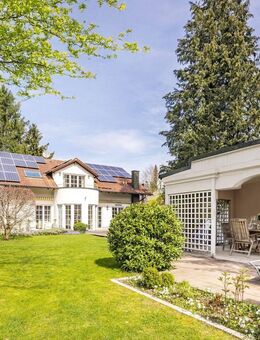 Familiendomizil im eleganten Villenstil mit charmantem, großen Südgarten und PV-Anlage - Vaterstetten