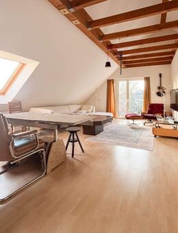 Wohnung zum Wohlfühlen, 4 Zimmer, Balkon, Kamin & Stellplatz - Wiesbaden Biebrich - Wiesbaden