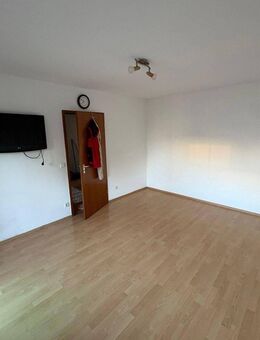 Moderne 3-Zimmer-Wohnung mit neuer Einbauküche, zwei Balkonen und Stellplatz - Top-Lage - Filderstadt