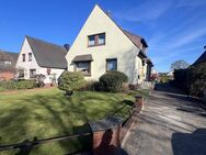 2 Familienhaus mit schönem Grundstück ( Wohnrecht im EG vorhanden ) - Ganderkesee