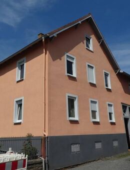 Großzügiges Einfamilienhaus mit vielseitig nutzbarer Scheune in Hungen! - Hungen