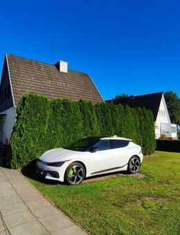 Wohnen mit Potenzial - Einfamilienhaus mit großem Baugrundstück in Haseldorf - Haseldorf