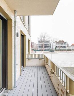 ERSTBEZUG: Moderne 2-Zi.-Wohnung mit stilvoller Einbauküche, privater Terrasse & großzügigem Wohnambiente - Dresden