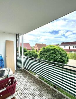Gepflegte 2-Zimmer-Wohnung mit hellen Räumlichkeiten & sonnigem Balkon in ruhiger Lage - Laatzen