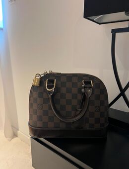Handtasche/ Umhängetasche Louis Vuitton Alma Braun mit Schloss - München