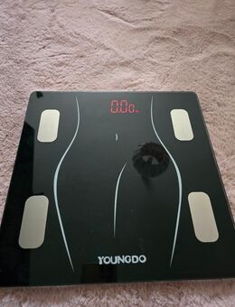 Körperfettwaage 30x30cm Bluetooth personenwaage digital mit App, Wiederaufladbare Körperanalysewaage - Berlin