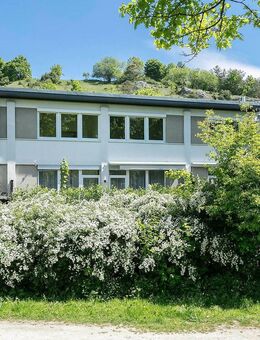 Charmantes Reihenhaus am Lindenhofpark mit Garten, Garage & Stellplatz - Blaustein