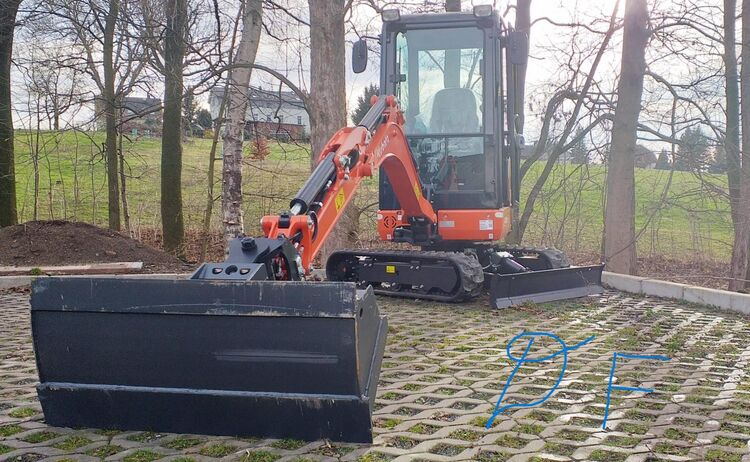 Erdarbeiten mit Minibagger / Radlader übernehme ich Rund ums Haus - Talkau
