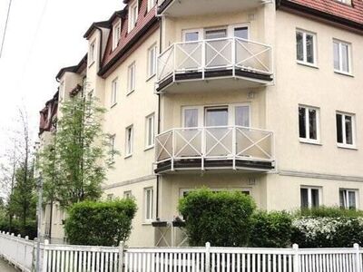 Auf nach Laubegast! - Tolle 2-Zimmer-Eigentumswohnung mit Balkon in wunderschöner Lage!