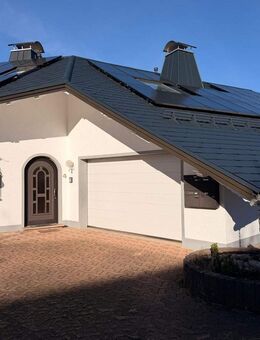 Tolles EFH mit zwei Einliegerwohnungen, Büro-/Praxiseinheit & PV-Anlage - Balingen