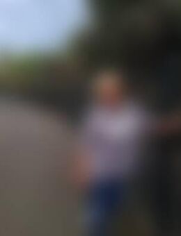 Mon*** - Frankfurt (Main)