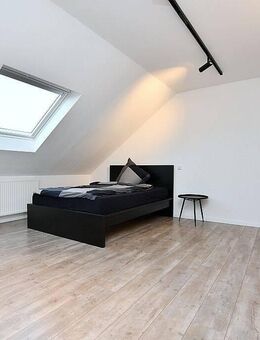 Wunderschöne, neu möblierte Wohnung mit PKW-Stellplatz in Asperg - Asperg