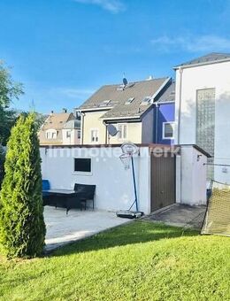 ***Modernes Reihenmittelhaus in zentraler Lage - Luxus & Ruhe in perfekter Balance*** - Selb