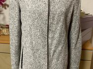 Neuwertiger toller Mantel - Jacke - von Stradivarius - Gr 40 - 42 - Ribnitz-Damgarten