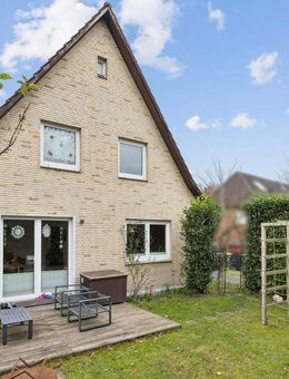 Charmantes Zweifamilienhaus mit vermieteter Einliegerwohnung im beliebten Hamburg-Lurup - Hamburg