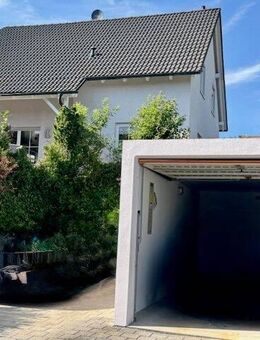 Einfamilienhaus Baujahr 2003 in guter Lage mit Garage - Döhlau