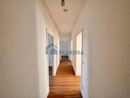 3 Zimmer Wohnung, Vinylfußboden, neue EBK, Badewanne - Schwerin