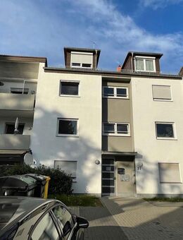 Stilvoll sanierte 3-Zimmer-Wohnung mit 2 Balkonen, Stellplatz & Gartennutzung - Biblis