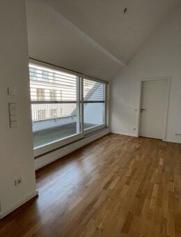 Sanierte 4 Zimmer Wohnung in TOP Lage mit TERRASSE per SOFORT zu VERMIETEN - Berlin