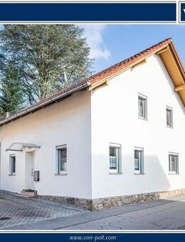 Einfamilienhaus mit gepflegtem Garten, Terrasse und Brunnenwasser-Genuss - Cham