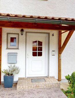 Reihenmittelhaus mit Einliegeroption - vielseitige Nutzung mit Garten, Terrasse und Garage - Augsburg