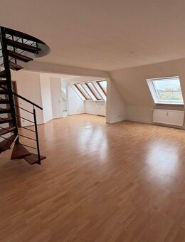 traumhafte 2,5 Zimmer Wohnung über 2 Ebenen - Dinslaken