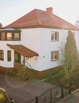 Ein-/Zweifamilienhaus in Fredersdorf - Mit Keller, zwei Küchen/Bädern, Ausbaureserve, Garage, Pool - Fredersdorf-Vogelsdorf