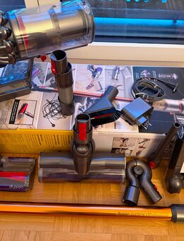 Dyson Cyclone V10 Absolute, Zustand ausgezeichnet mit OVP - Lottstetten