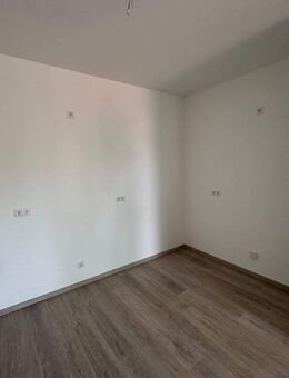 Moderne 2-Zimmer-Wohnung mit Balkon in Berlin - Berlin